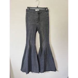 Free People Womens Jeans Size 25 Bell Bottom Flare Raw Hem Boho Black Wash